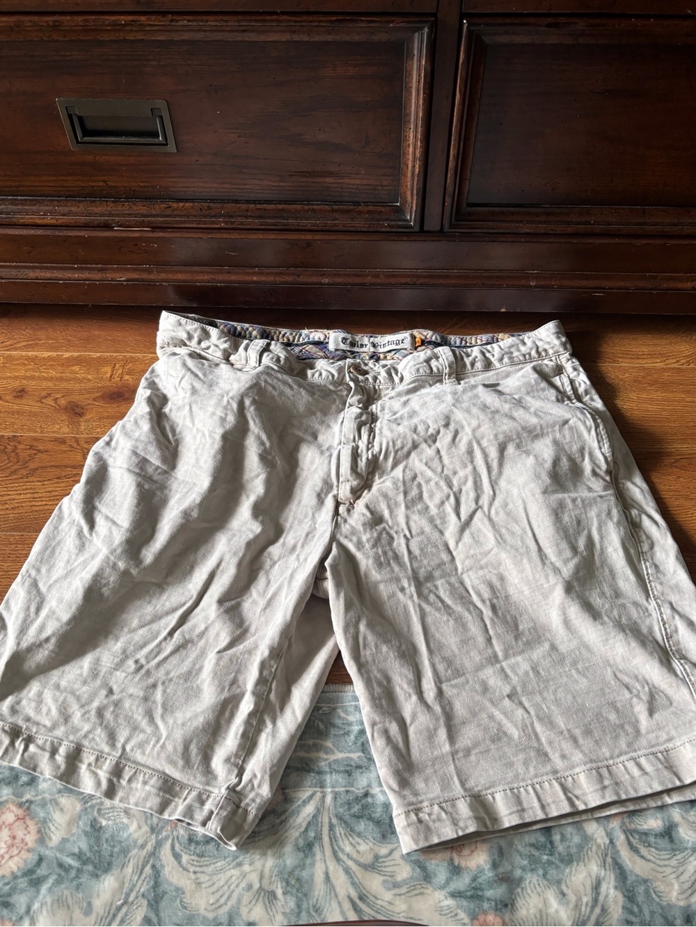 Men's Light Gray Flat Front Chino Shorts in size 38